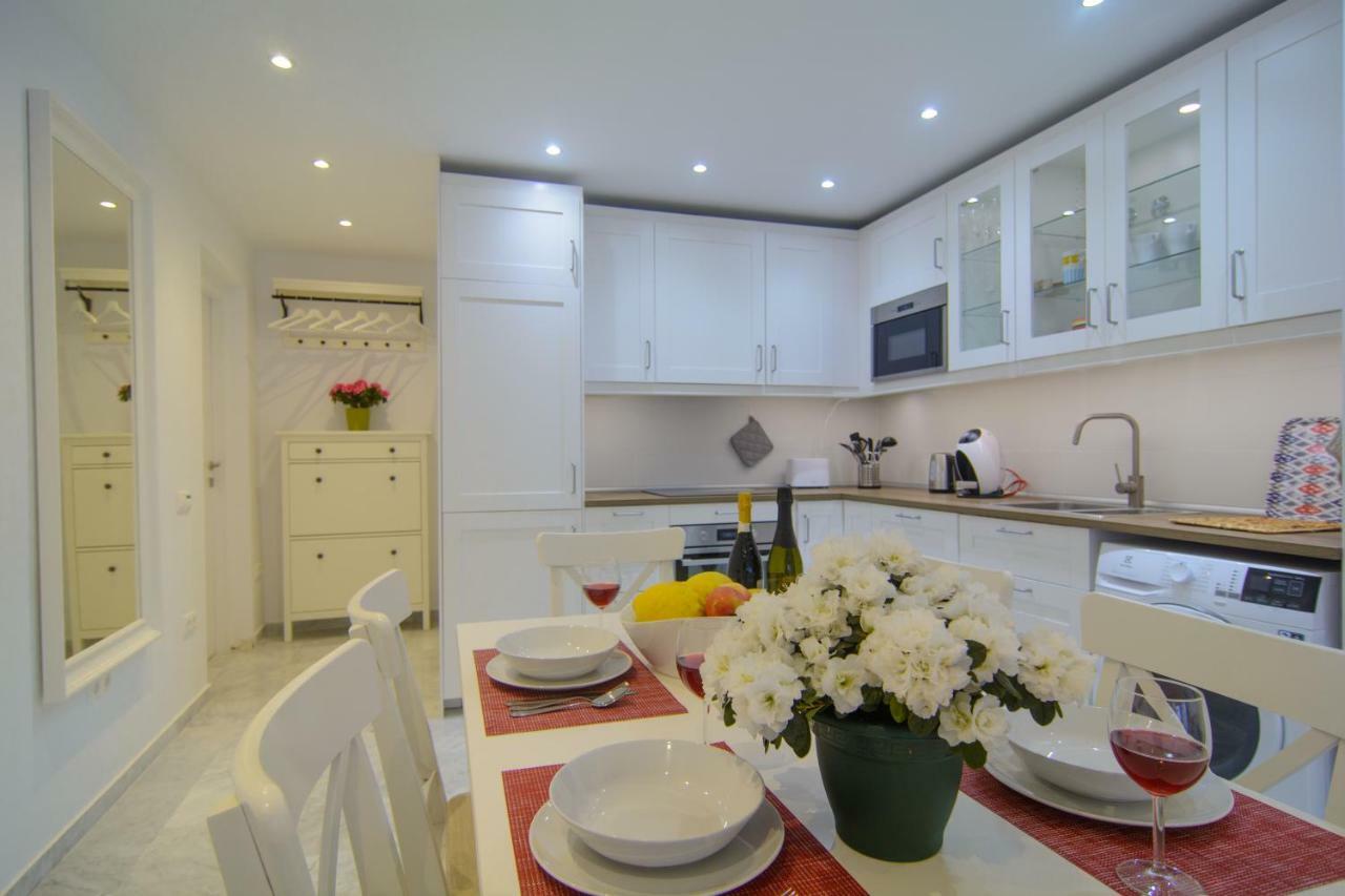 River Playa Beachfront Apartment, Large Terrace ฟูเอนฮิโรลา ภายนอก รูปภาพ